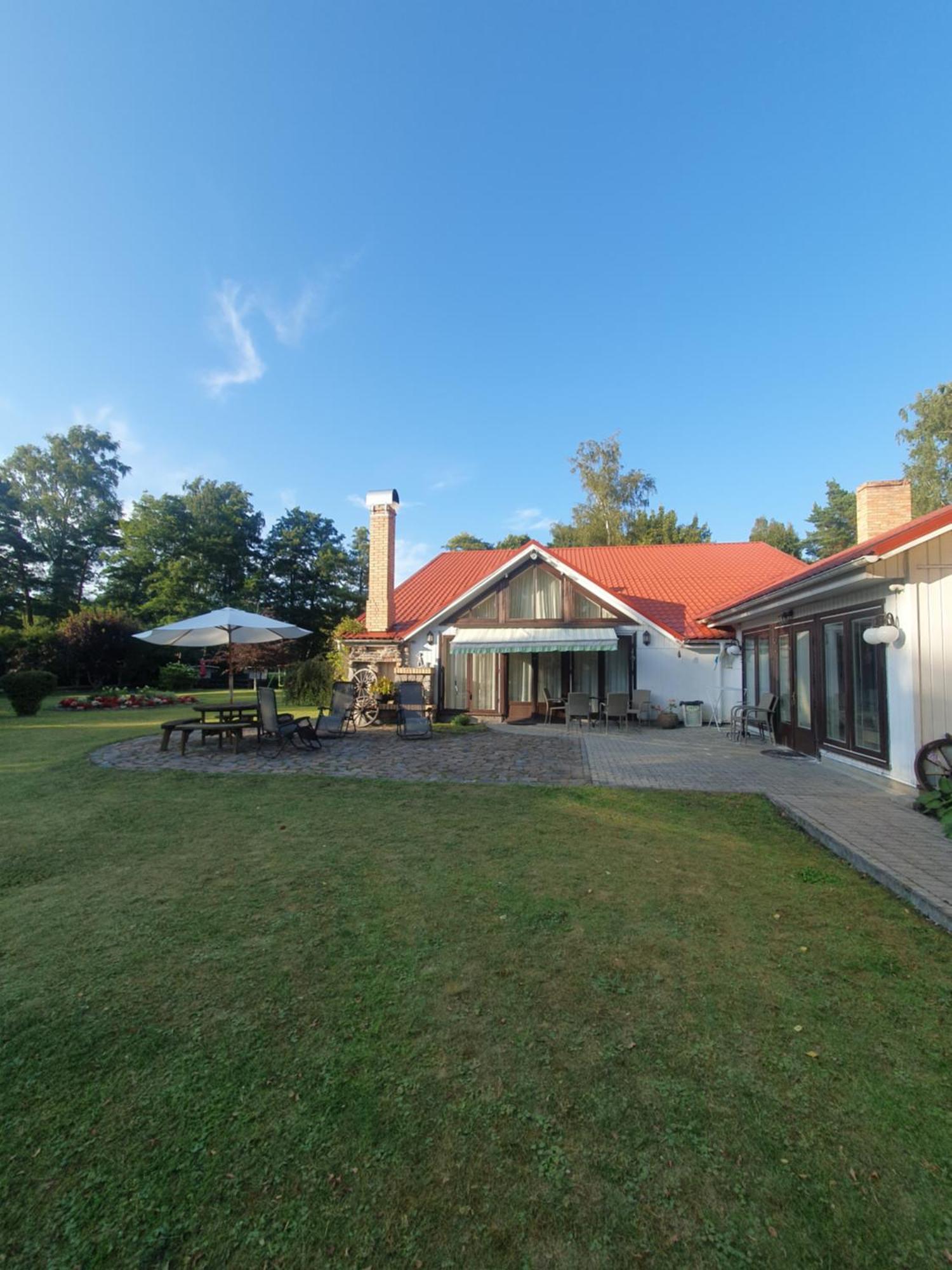 Villa Leonardo Ventspils Buitenkant foto