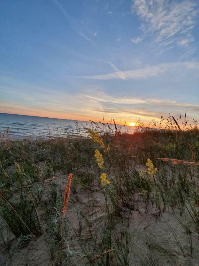 Villa Leonardo Ventspils Buitenkant foto